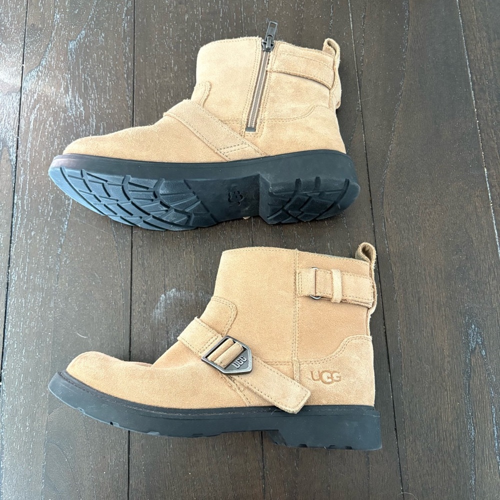 Ugg Ashton Short Weather Boot Boots Tan Suede Buckle Beige Size 3 Kids Unisex - Picture 3 of 12